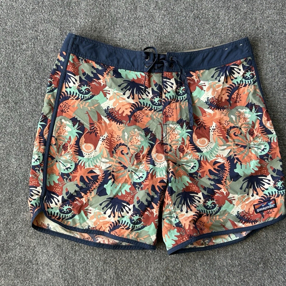 Patagonia Shorts Mens 36 Scallop Hem Stretch Wavefarer Boardshorts 18 AOP Print